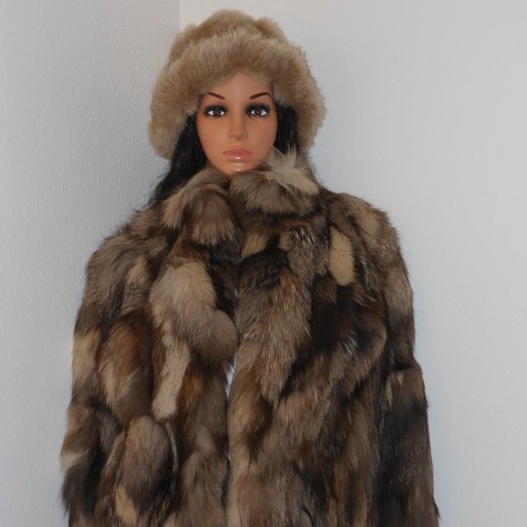 THE FUR VAULT CRYSTAL FOX FUR WAIST LENGTH JACKET SIZE MEDIUM - Picture 4 of 9